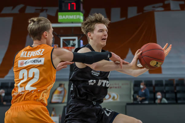 让很多对手 让很多对手