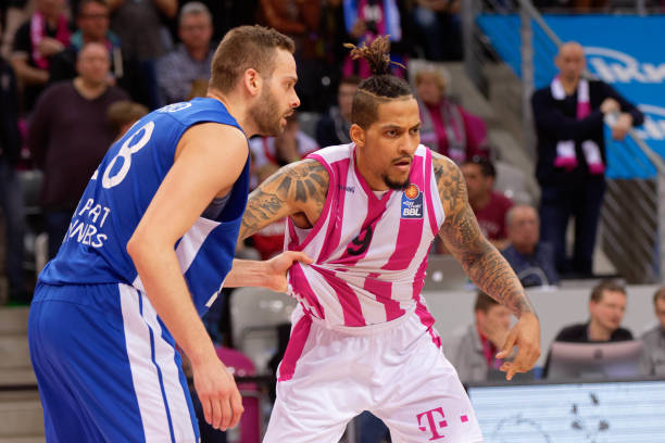 于一对一突 于一对一突